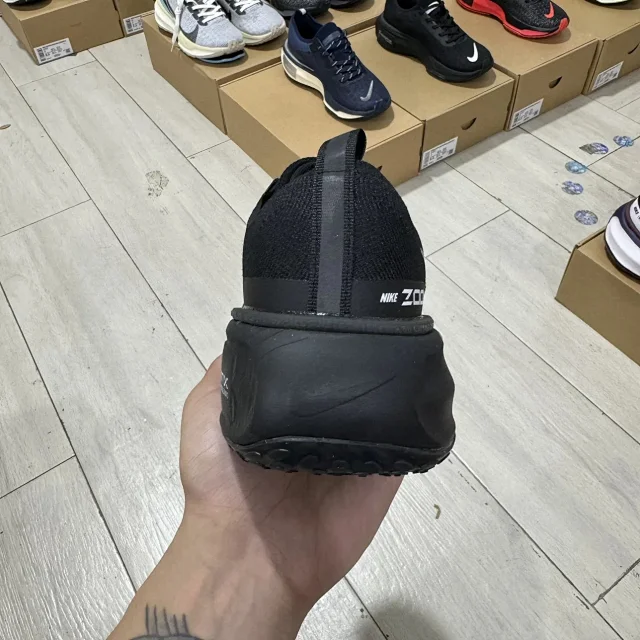 Nike Sneakers Invincible Run 3 product detail image 36