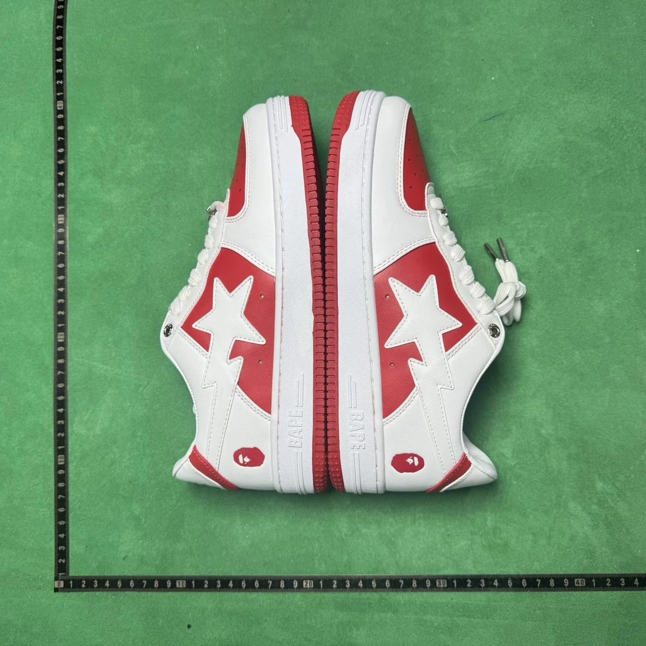 BAPE Sneakers Low-Top Shark and Star Graphic image 7