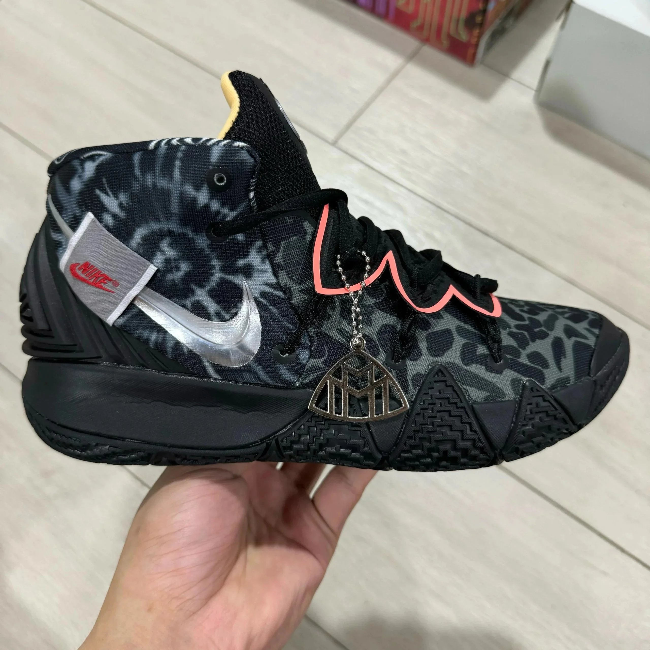 Nike Sneakers Kyrie 6 high-top basketball — big eye black blue