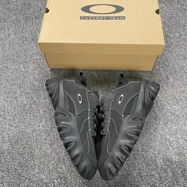 Oakley Sneakers Low-Top with Sculpted Sole product detail image 8