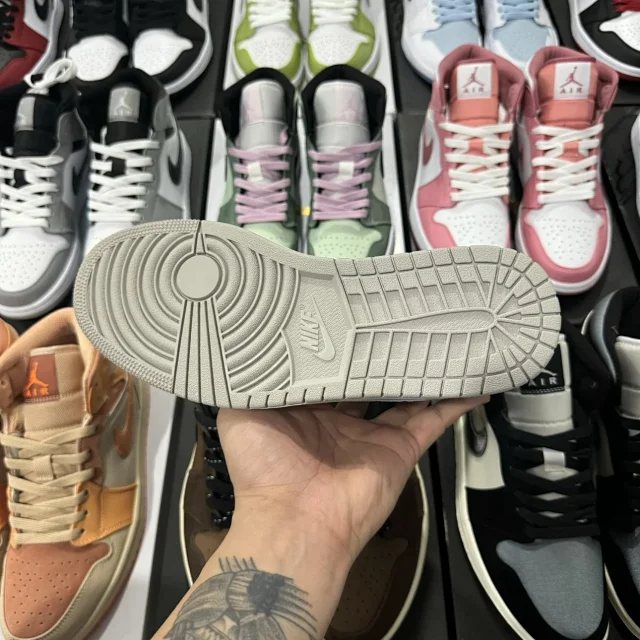 Nike Sneakers Air Jordan 1 Mid product detail image 11