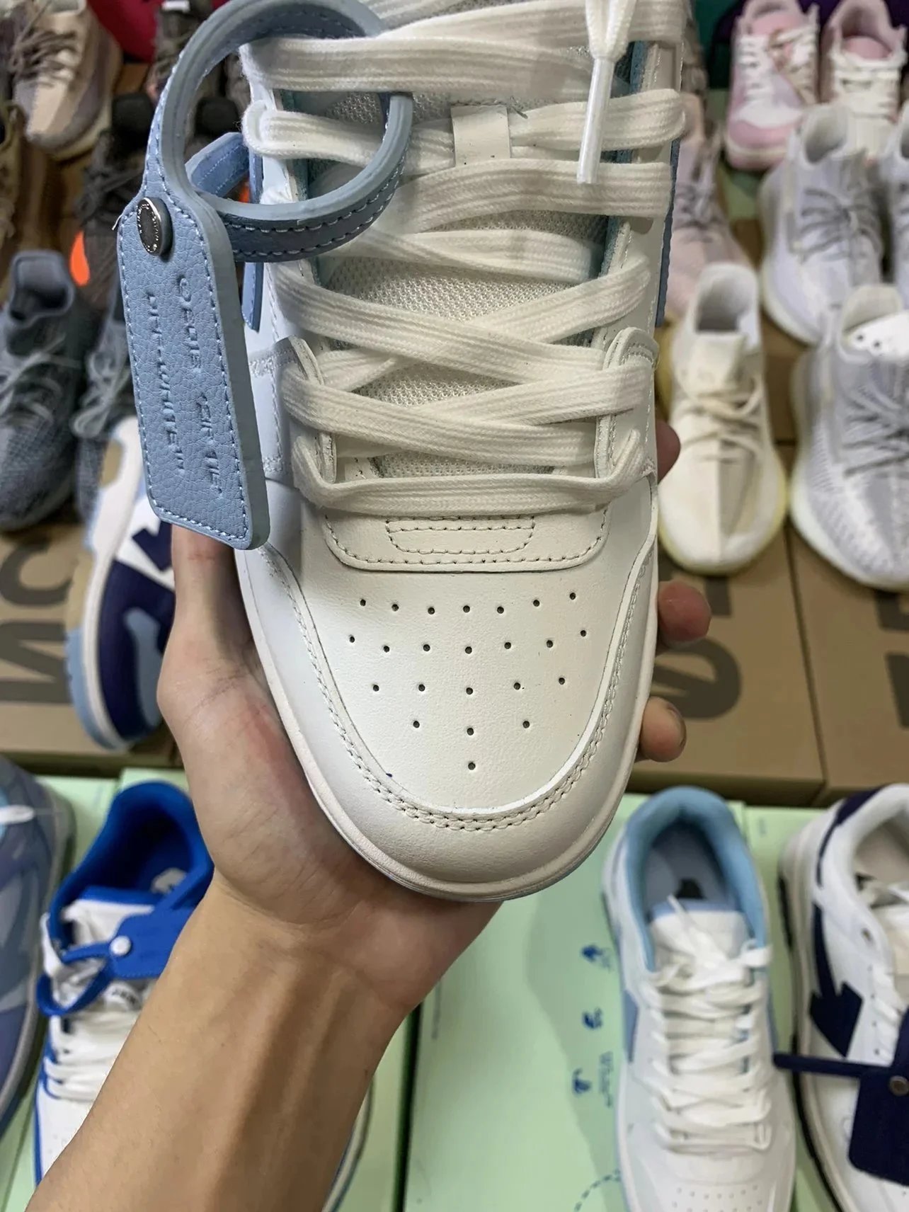 Off-White Sneakers Out Of Office low-top arrow image 10