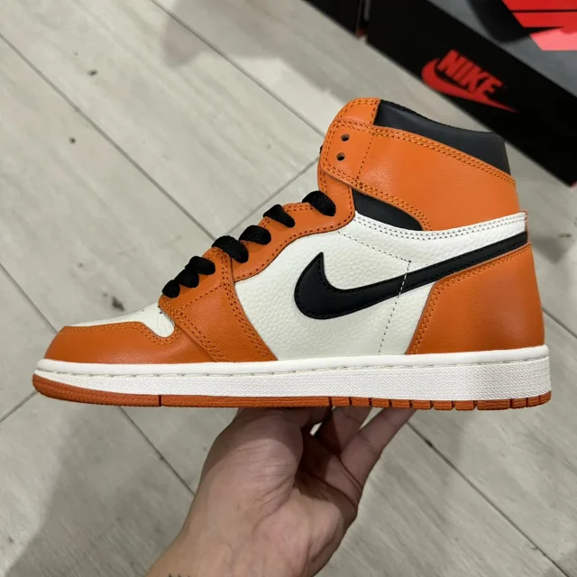 Nike Sneakers Air Jordan 1 High OG product detail image 40