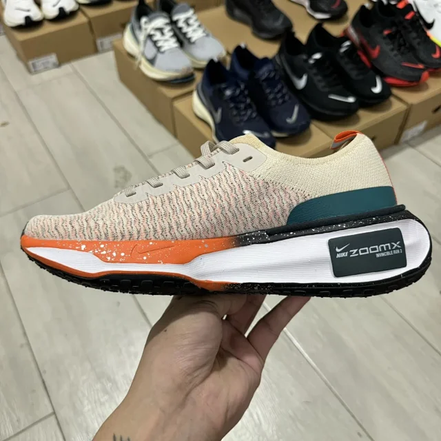 Nike Sneakers Invincible Run 3 product detail image 70