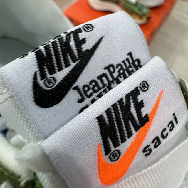 Nike Sneakers Waffle Racer 2X Woven product detail image 19