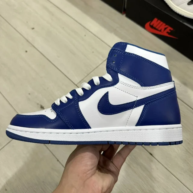 Nike Sneakers Air Jordan 1 High OG product detail image 65