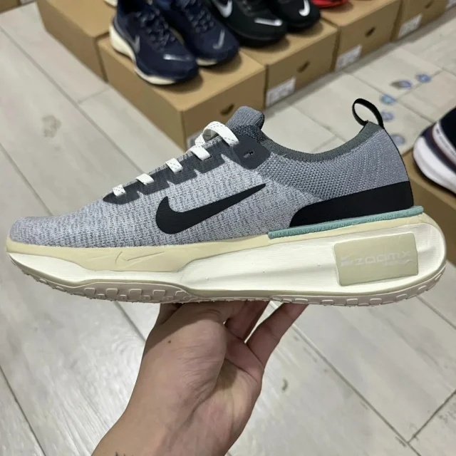 Nike Sneakers Invincible Run 3 product detail image 4