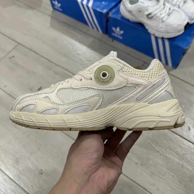 Adidas Sneakers Astir product detail image 30