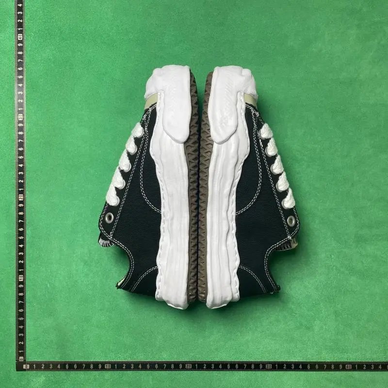 MMY BLAKEY Sneakers Low-Top Wavy-Sole Lace-Up — No. 3 opening, black and white, A05FW702