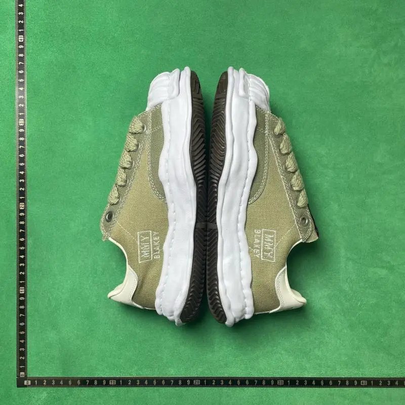 MMY BLAKEY Sneakers Low-Top Wavy-Sole Lace-Up — Shell light green A08FW731, size 25