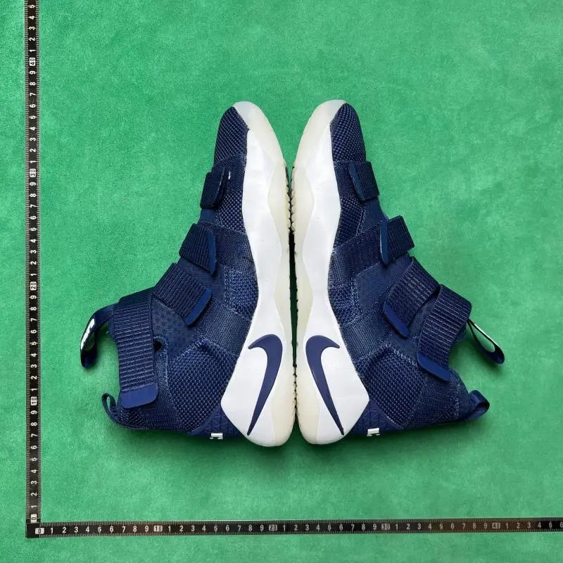 Nike Sneakers LeBron Soldier 11 Basketball — 6