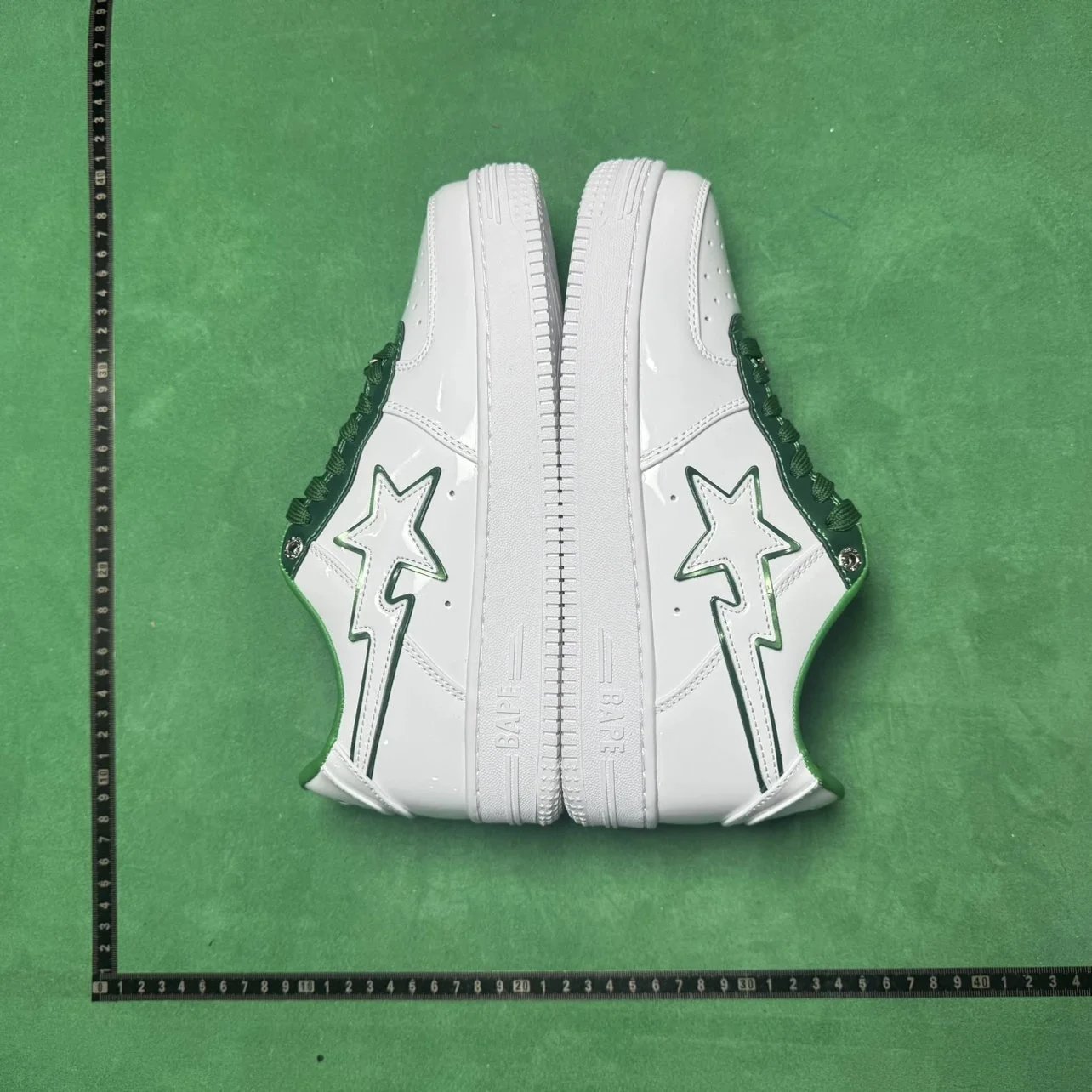 BAPE Sneakers Low-Top Shark and Star Graphic image 15