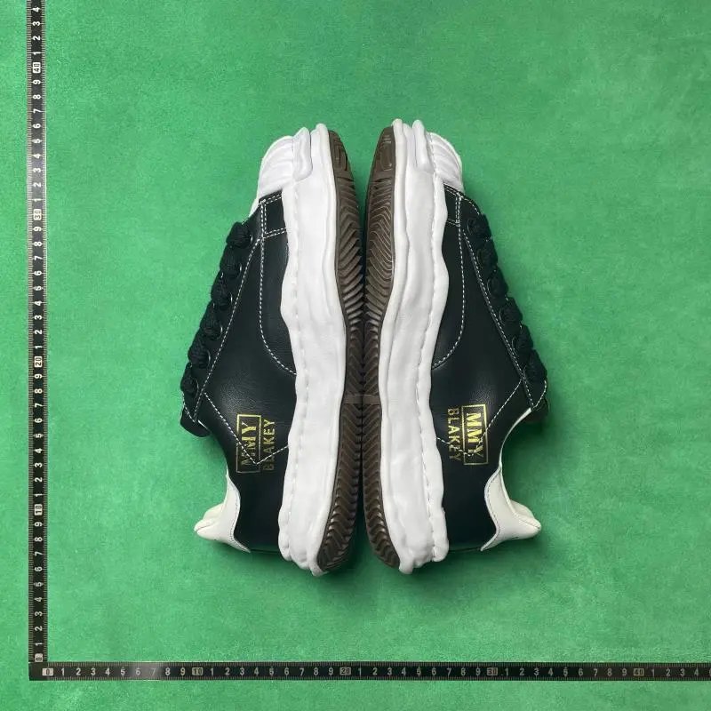 MMY BLAKEY Sneakers Low-Top Wavy-Sole Lace-Up — No. 2 Shell Black and White (Leather) F06FW702