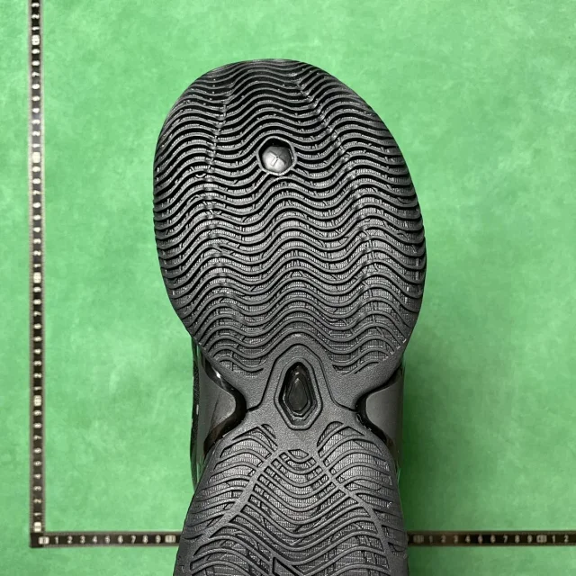 New Balance Sneakers Low-Top Basketball product detail image 18