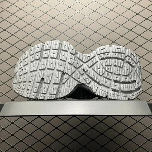 Balenciaga Sneakers 3XL mesh-overlay product detail image 15