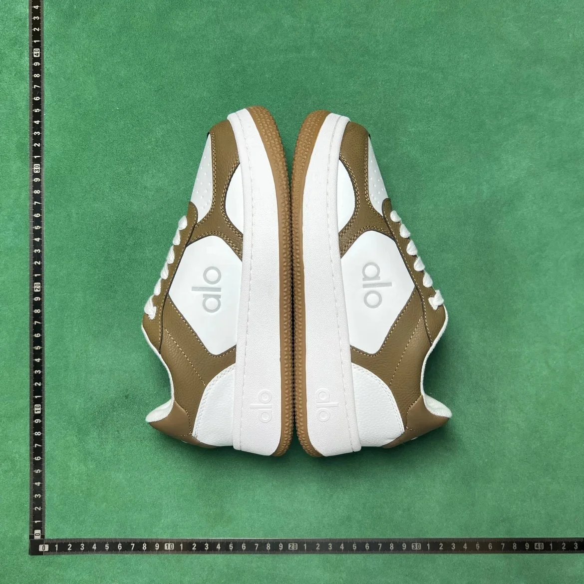 Alo Yoga Sneakers Low-Top Lace-Up Color-Block image 6