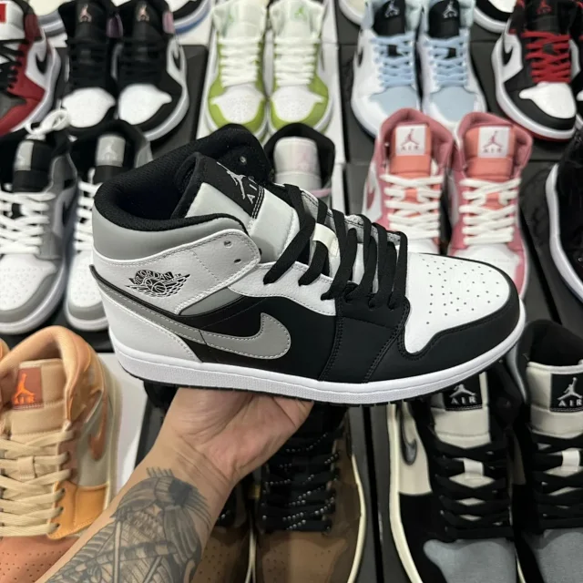 Nike Sneakers Air Jordan 1 Mid product detail image 4