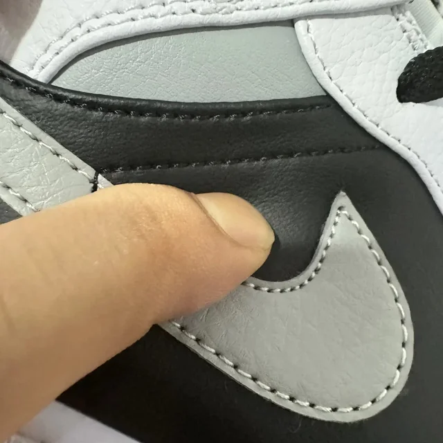 Nike Sneakers Air Jordan 1 Mid product detail image 7