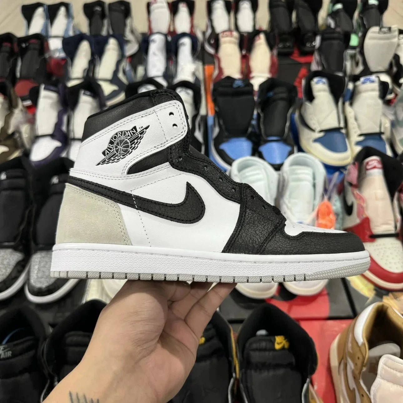 Nike Sneakers Air Jordan 1 High-Top image 15