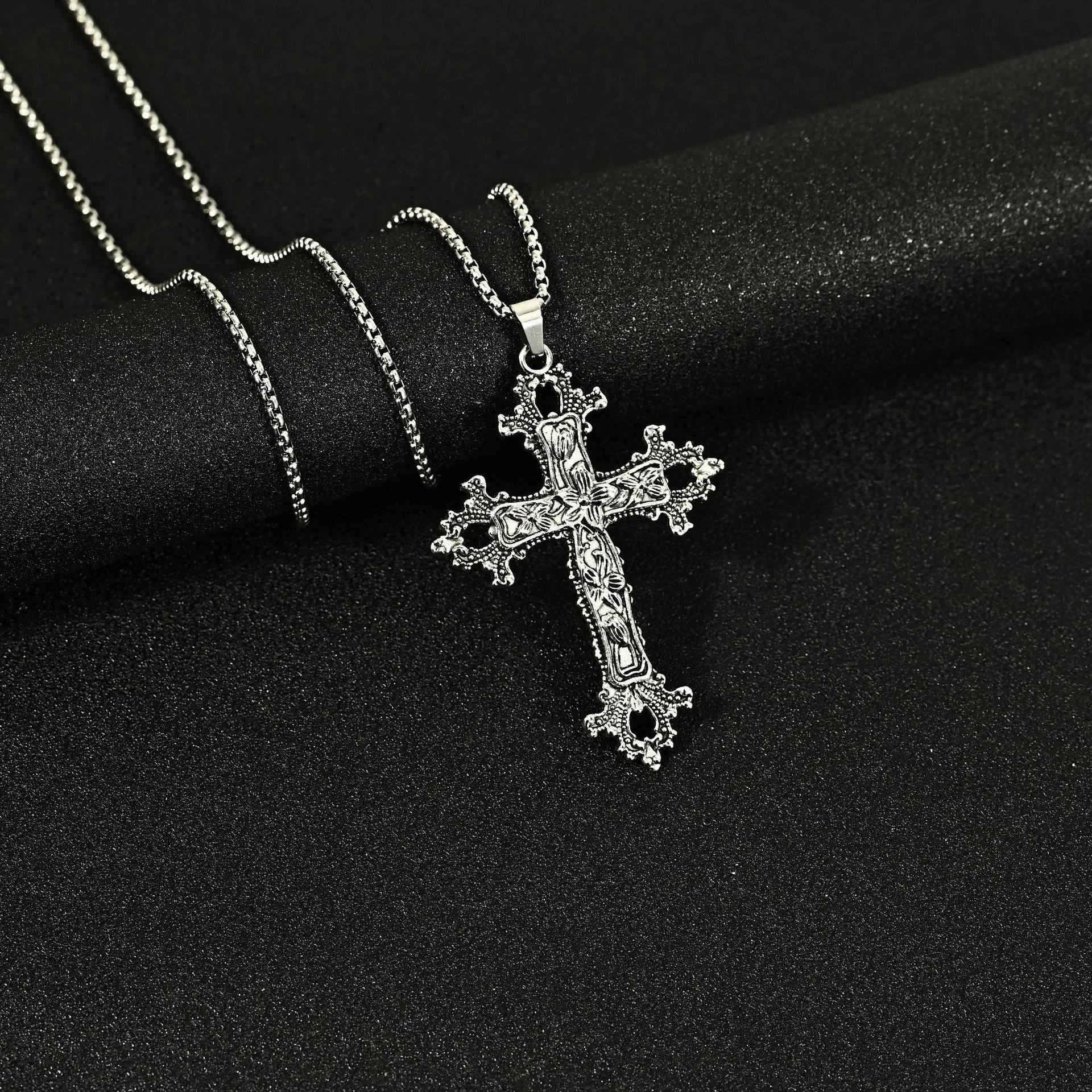 18 # Flower Vine Cross