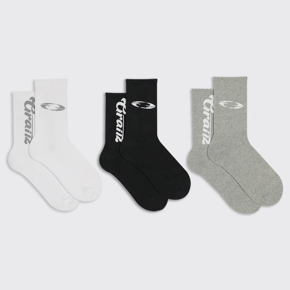 Mid-calf athletic socks in a streetwear style have also become a popular staple in recent Y2K-inspired outfits.
