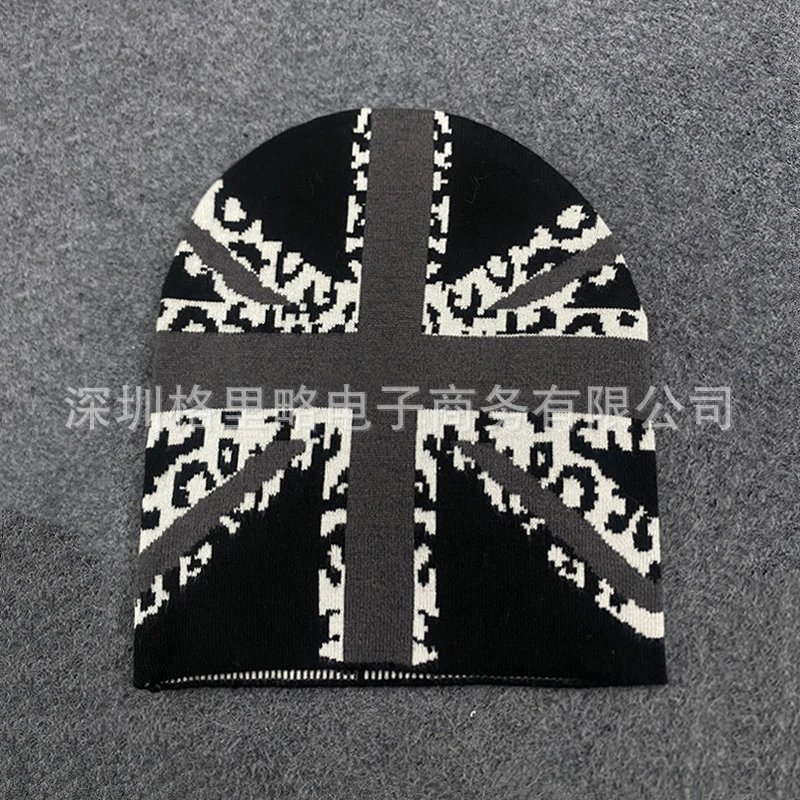 Design Music Note Beanie White / Black Hats - 43