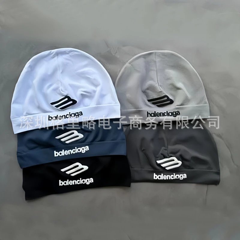 Design Music Note Beanie White / Black Hats - 12