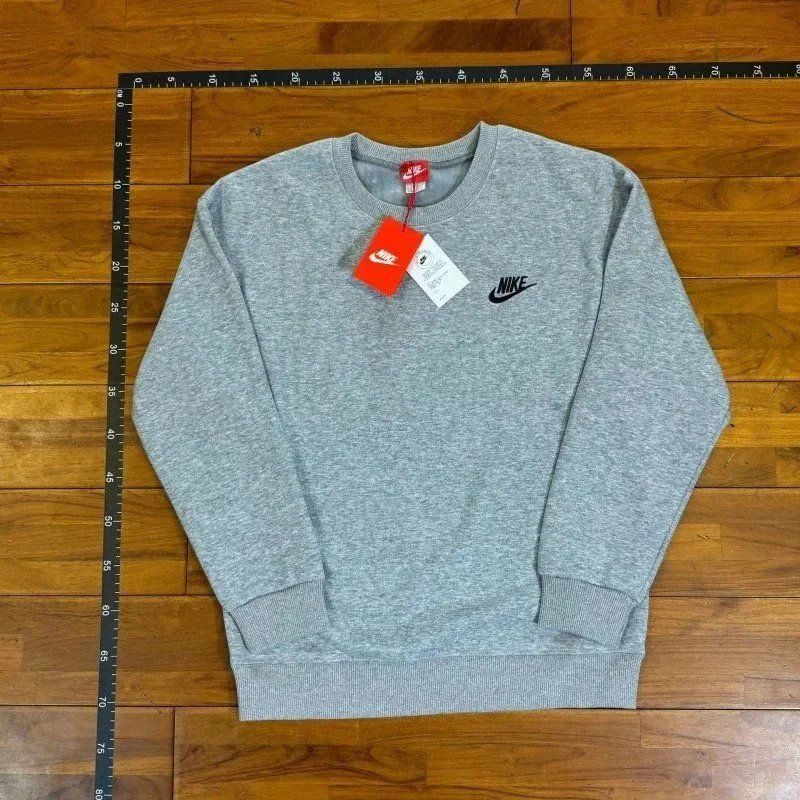 Nike sweatshirt - 4/23
