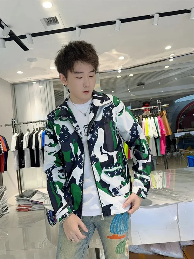 Louis Vuitton Jackets Hooded Zip-Up Camouflage Monogram Jacket product detail image 1