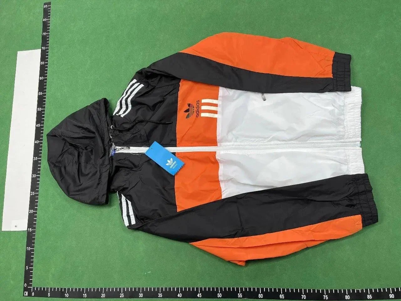 Adidas Sportswear - 2/4