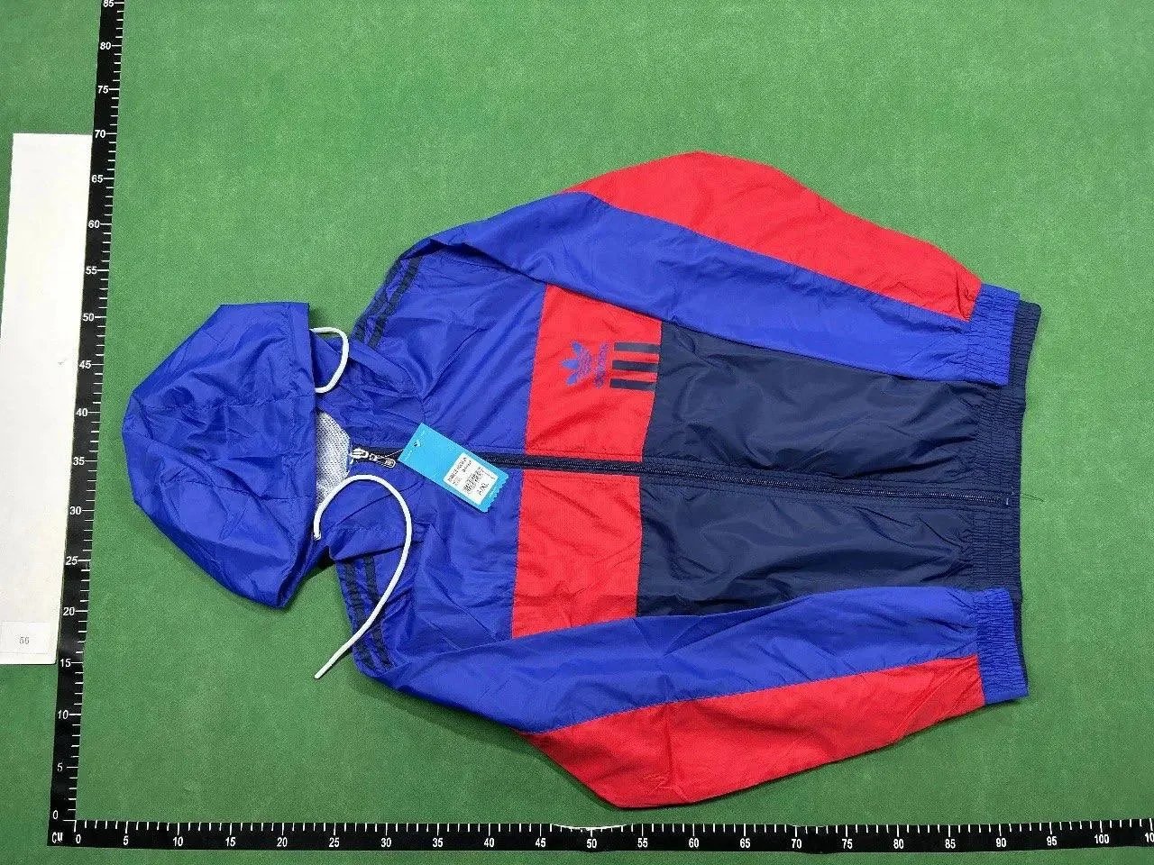 Adidas Sportswear - 4/4
