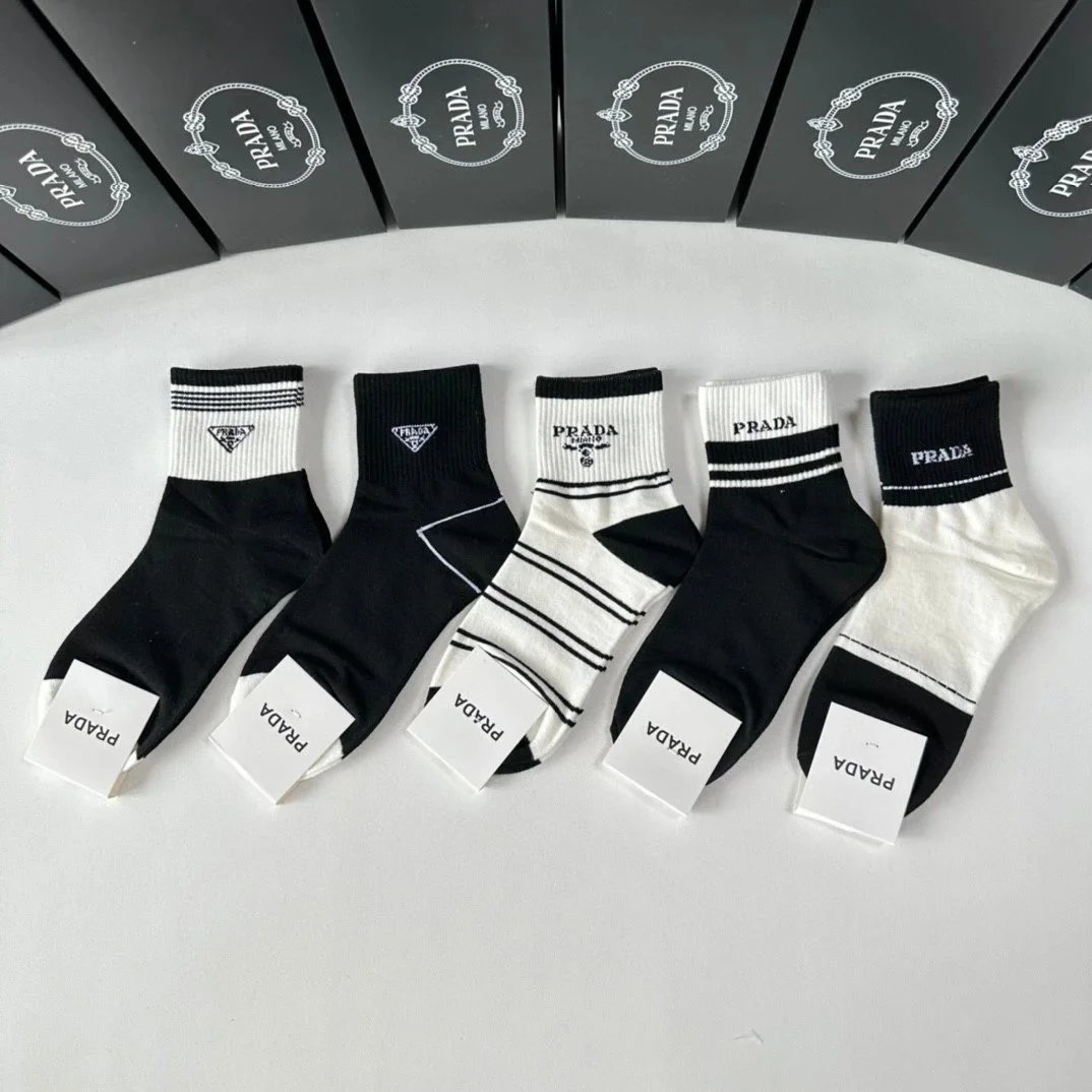 Gucci Socks Logo Ankle and No-Show — 17