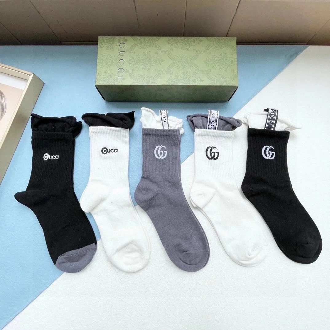 Gucci Socks Logo Ankle and No-Show — 40