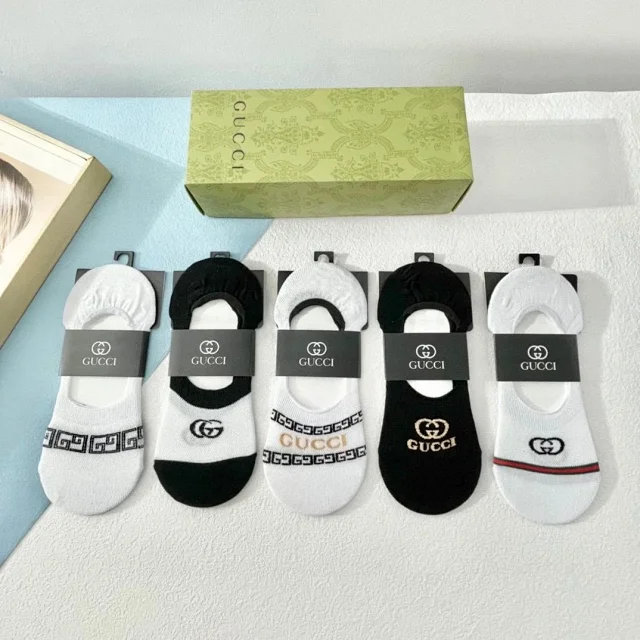 Gucci Socks Logo Ankle and No-Show product detail image 9