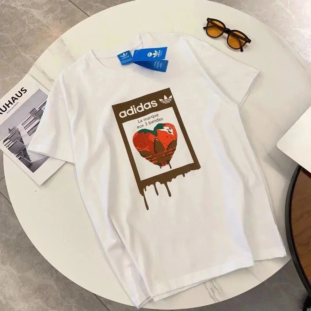 Louis Vuitton T-Shirts Short-Sleeve Graphic T-Shirt — White Strawberry 002