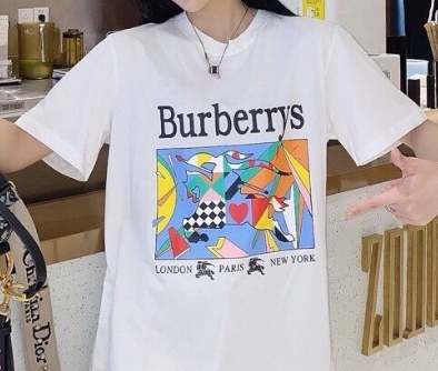 Burberry T-Shirts Graphic Logo T-Shirt — 4