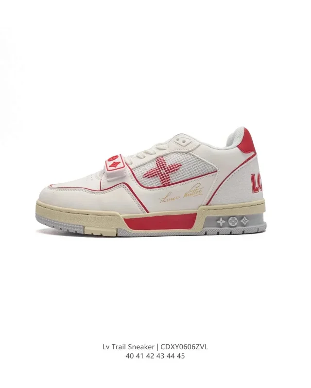 Louis Vuitton LV Trail Sneaker / Trainer product detail image 2