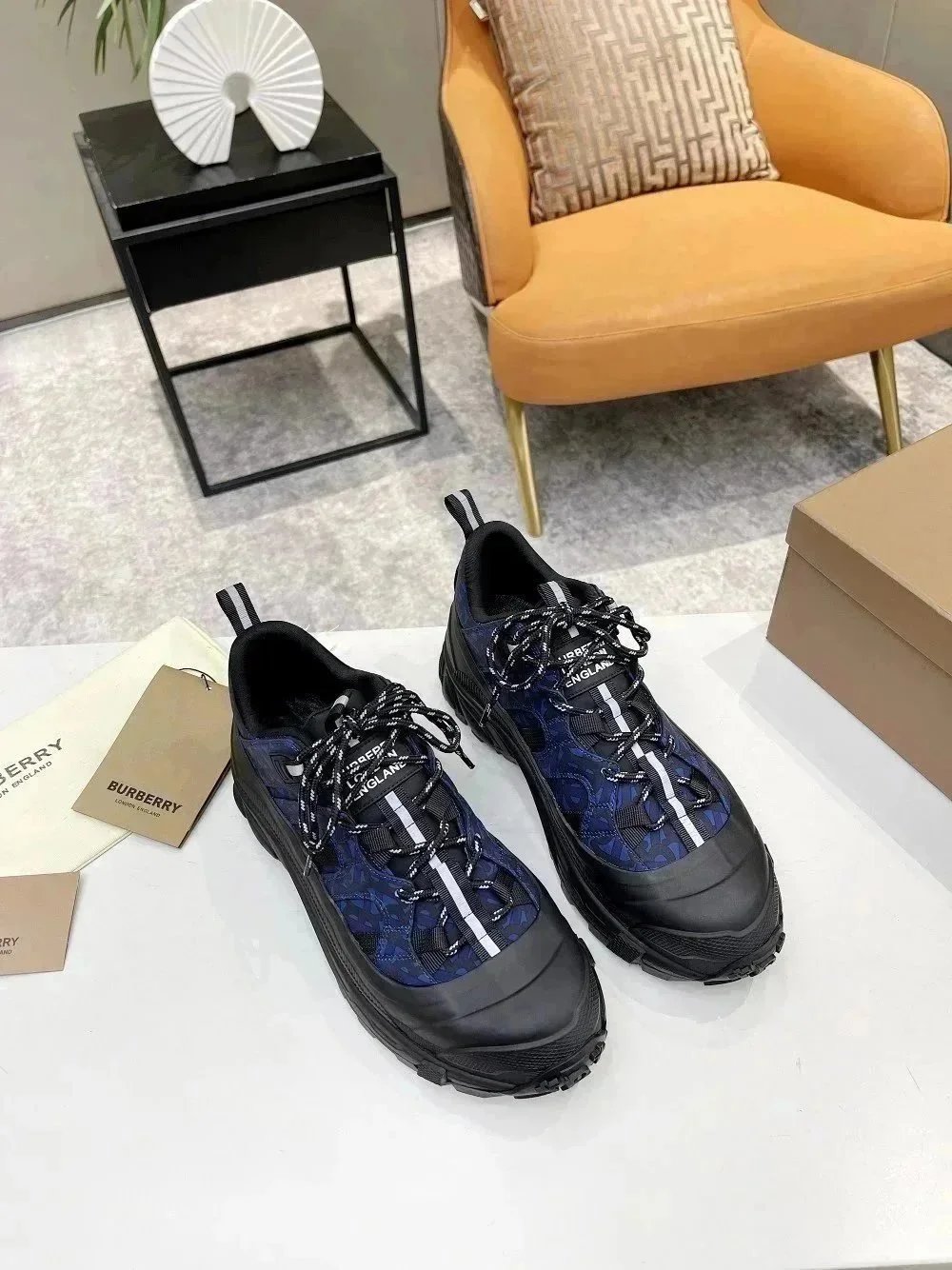 Burberry Sneakers Lace-Up — 2