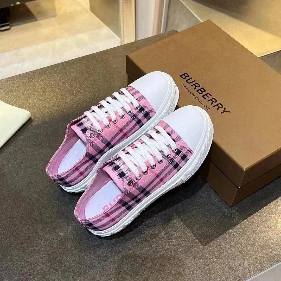 Burberry Sneakers Lace-Up — 9