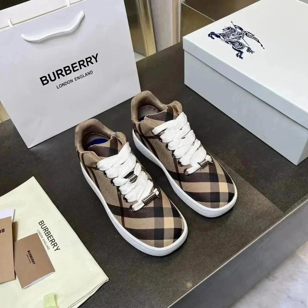 Burberry Sneakers Lace-Up image 3