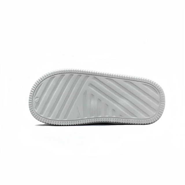 Nike Slippers Foam Clogs and Strapped Mules product detail image 5