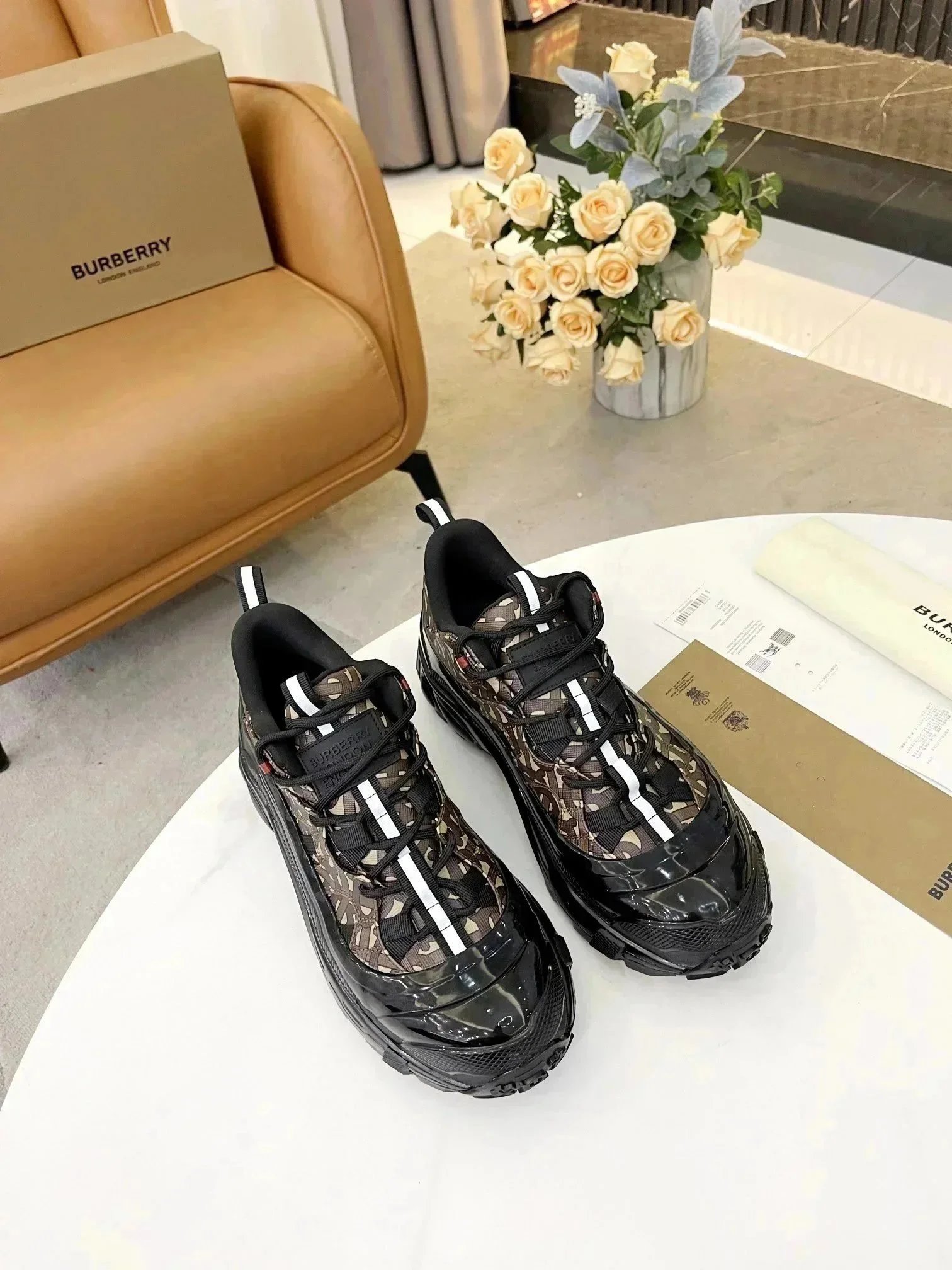 Burberry Sneakers Lace-Up — 6
