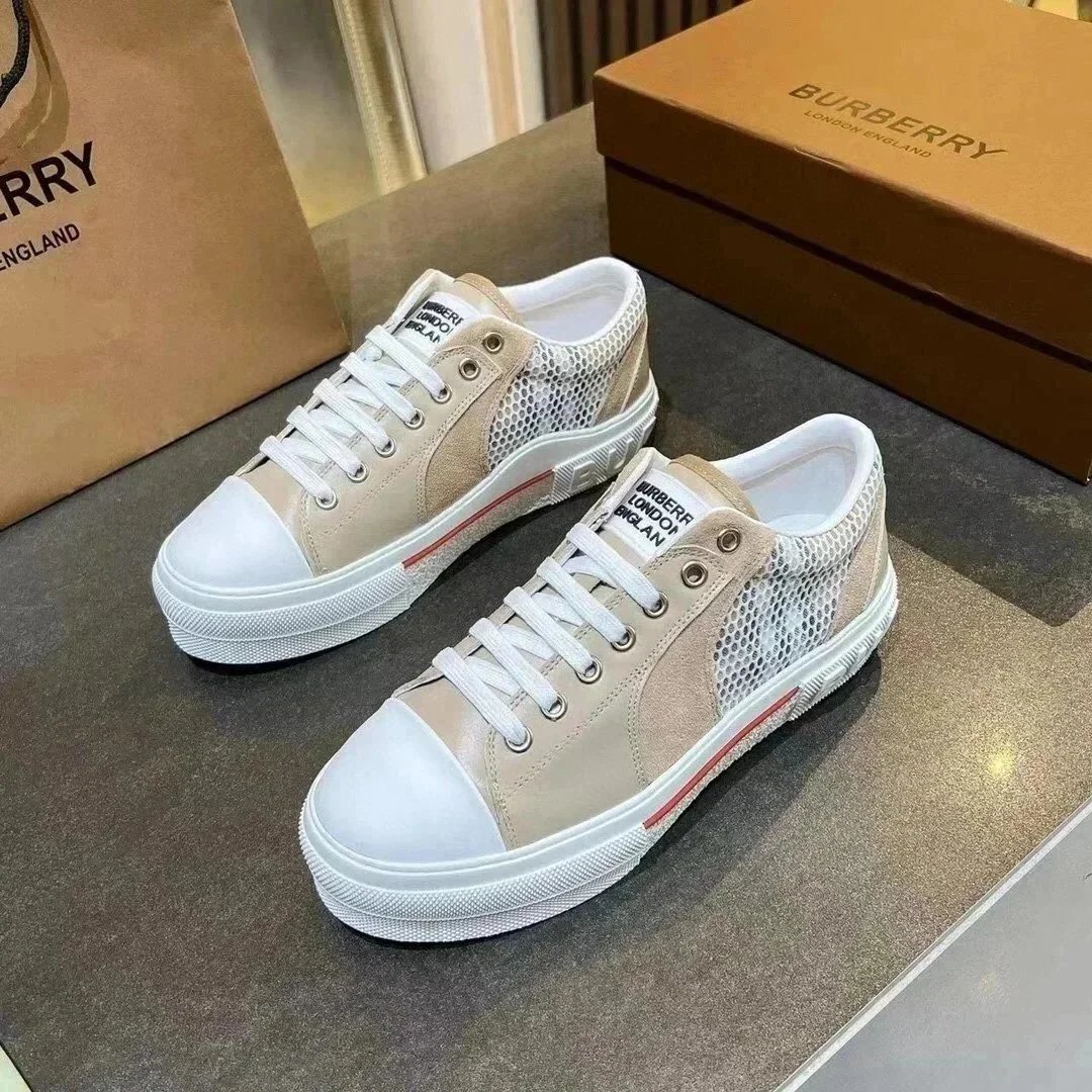 Burberry Sneakers Lace-Up — 13