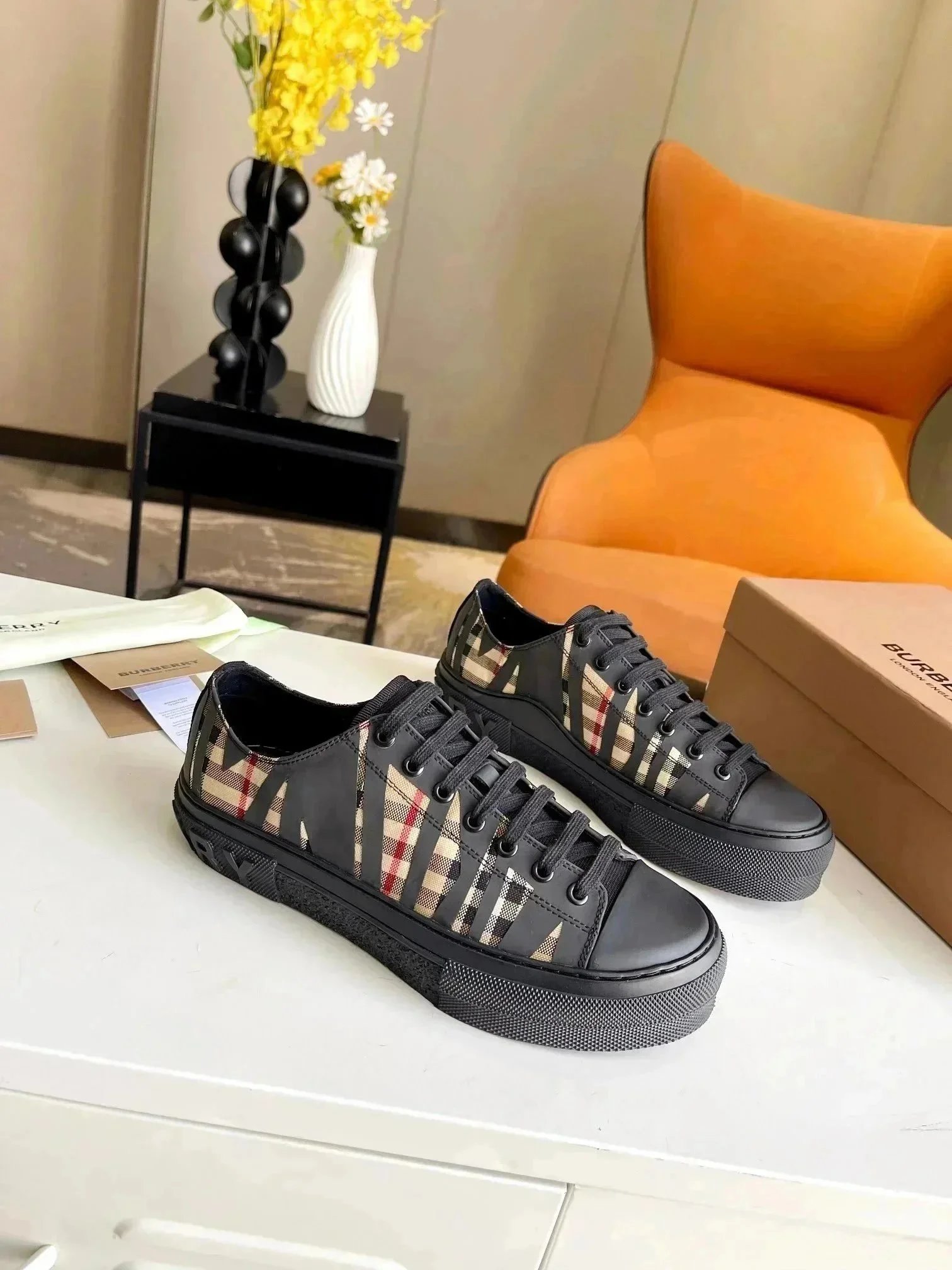 Burberry Sneakers Lace-Up — 7