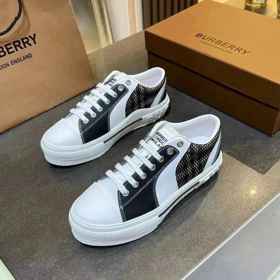 Burberry Sneakers Lace-Up — 12