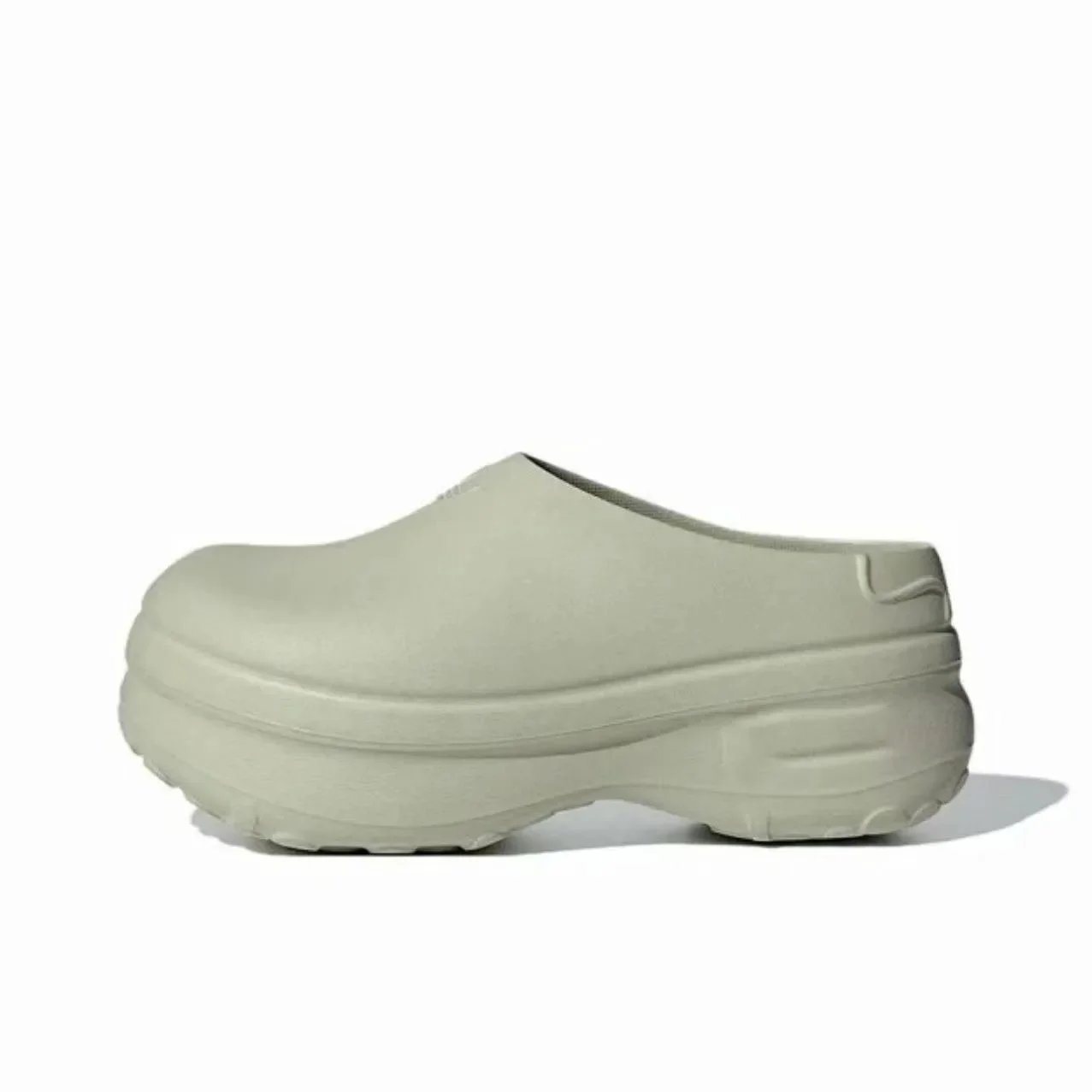 Crocs Crocs Classic Clog in Sage Green Green