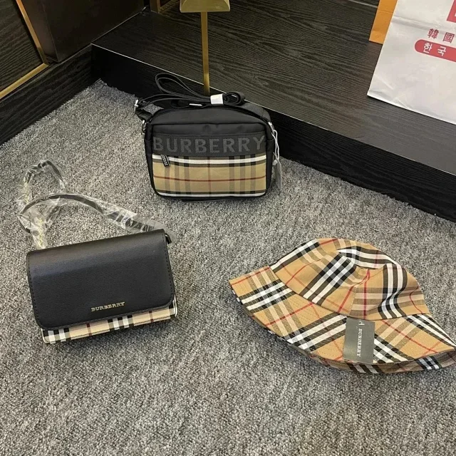 Burberry Crossbody Bags Check-pattern three-piece set product detail image 5