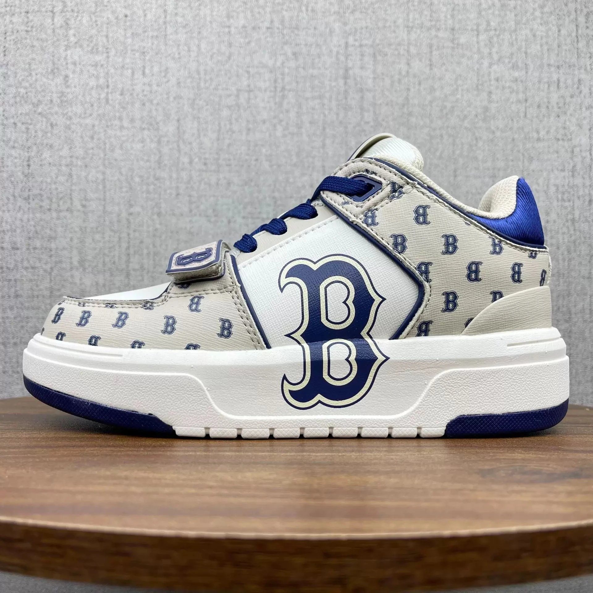 mlb Middle Help-White Blue Brown SKU image