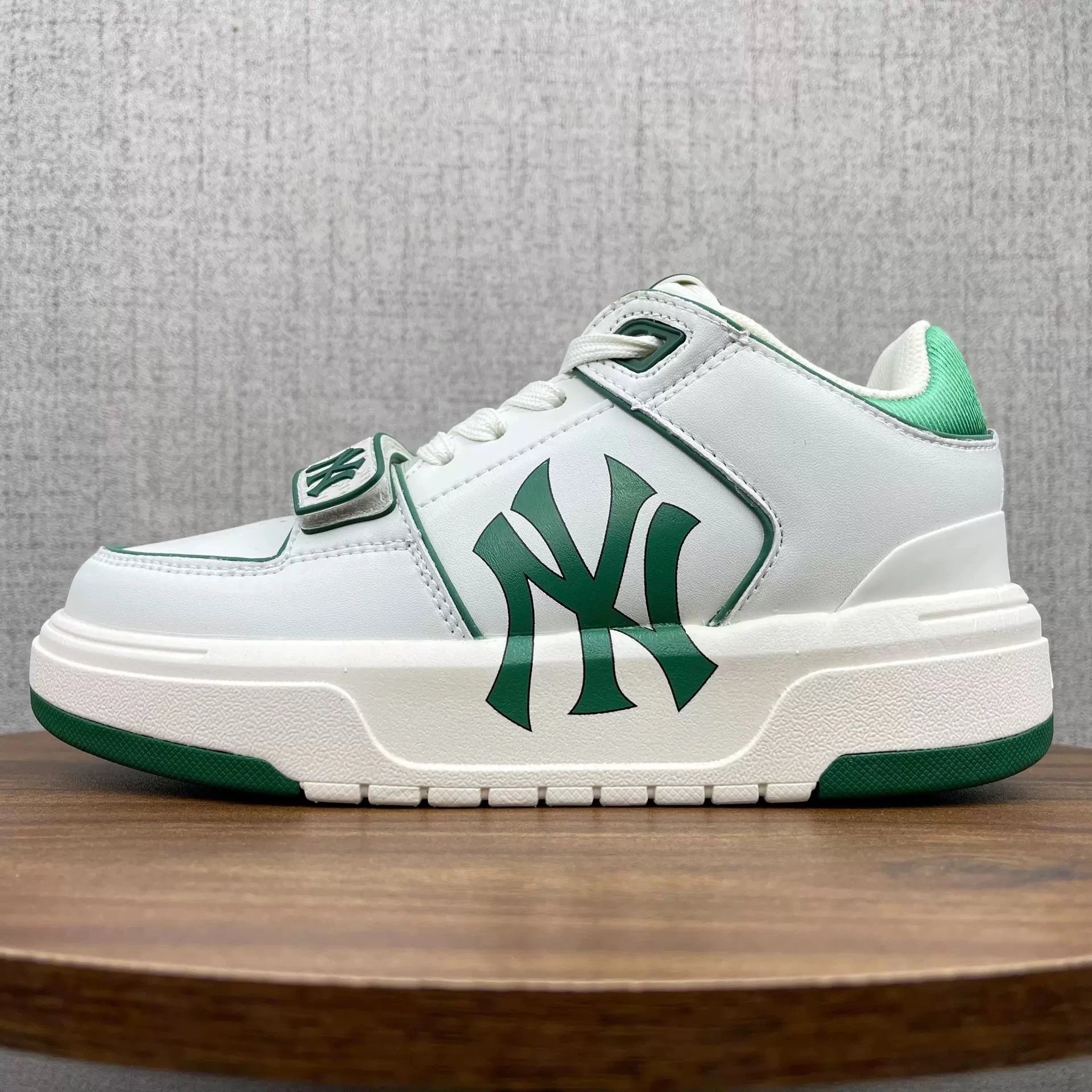 mlb Zhongbang-White and Green SKU image