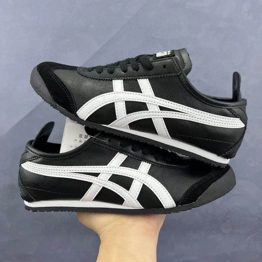 Black and white (foot fat recommended half a size） SKU image